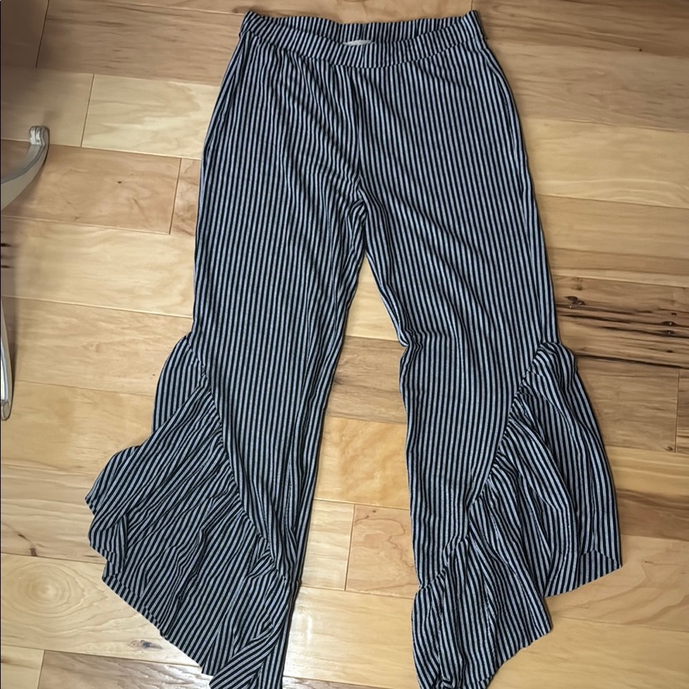 Zara Black and White Wide Leg Pants with Dramatic Flare